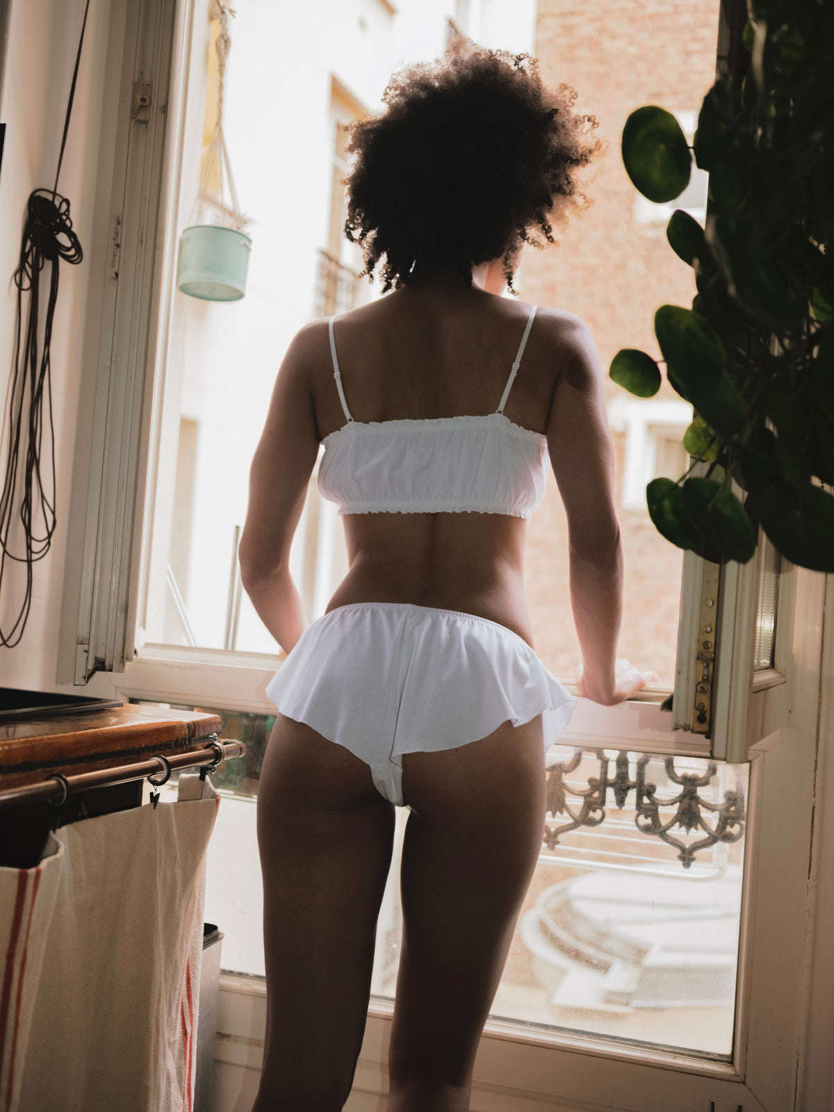 ENSEMBLE_ROMANCE_COTON_BLANC_NO_COMMENT_VUE_DE_DOS