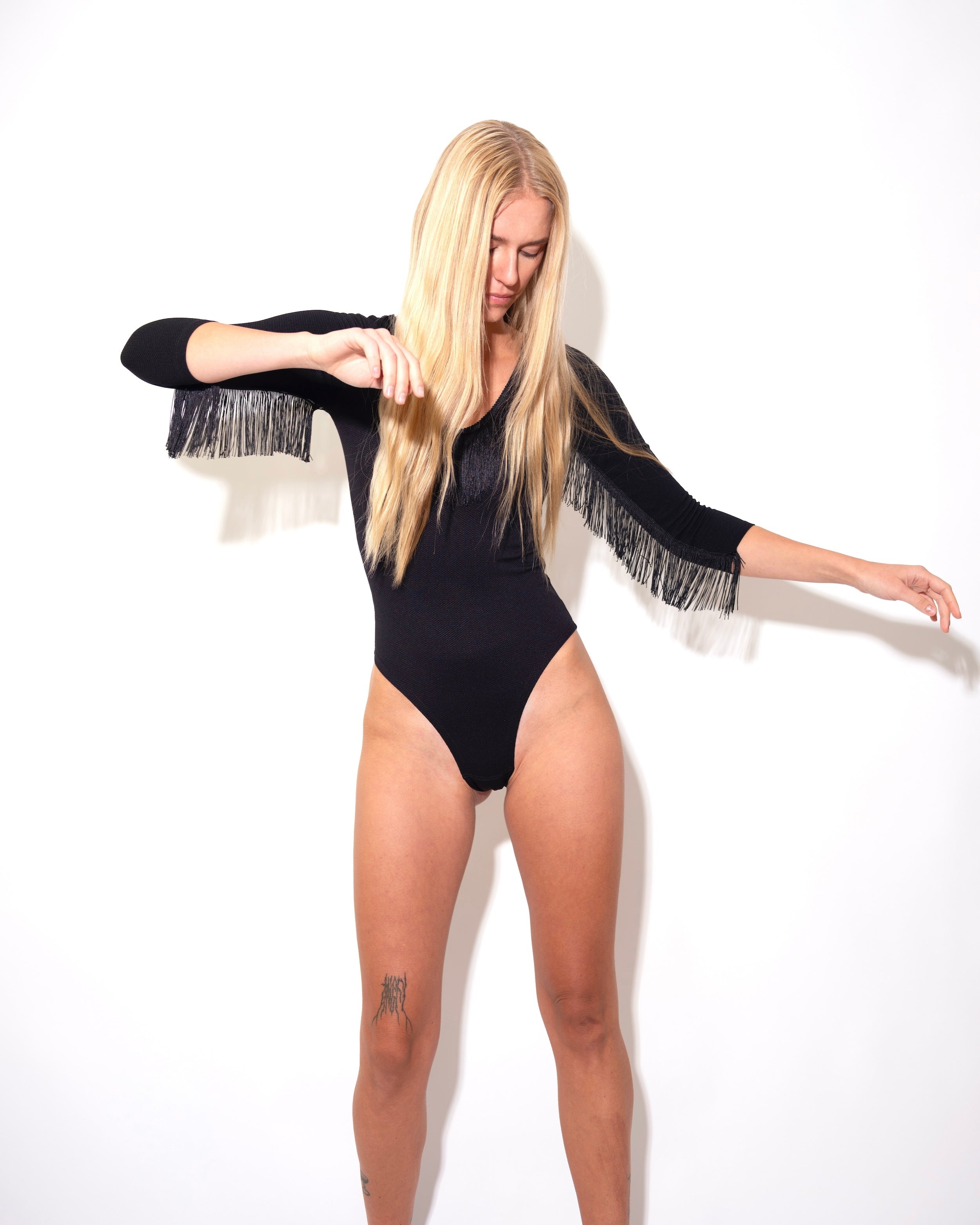 BODY_NOIR_A_FRANGES_MAILLOT_DE_BAIN