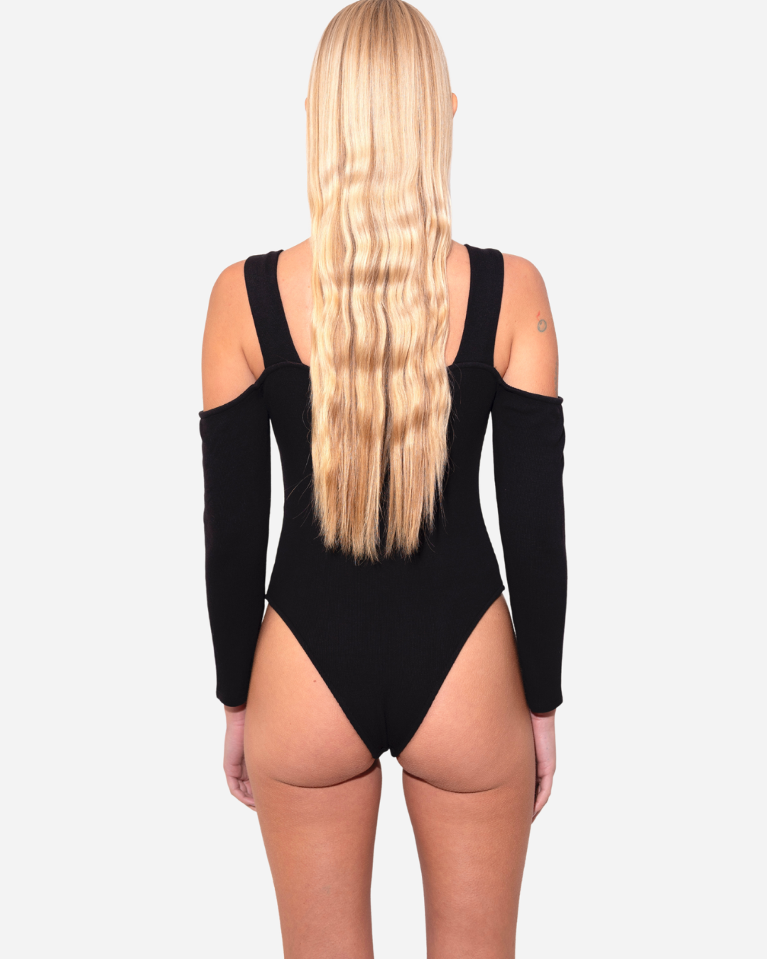 BODY_NOIR_SEXY_NO_COMMENT_EPAULES_NUES_MANCHES_LONGUES