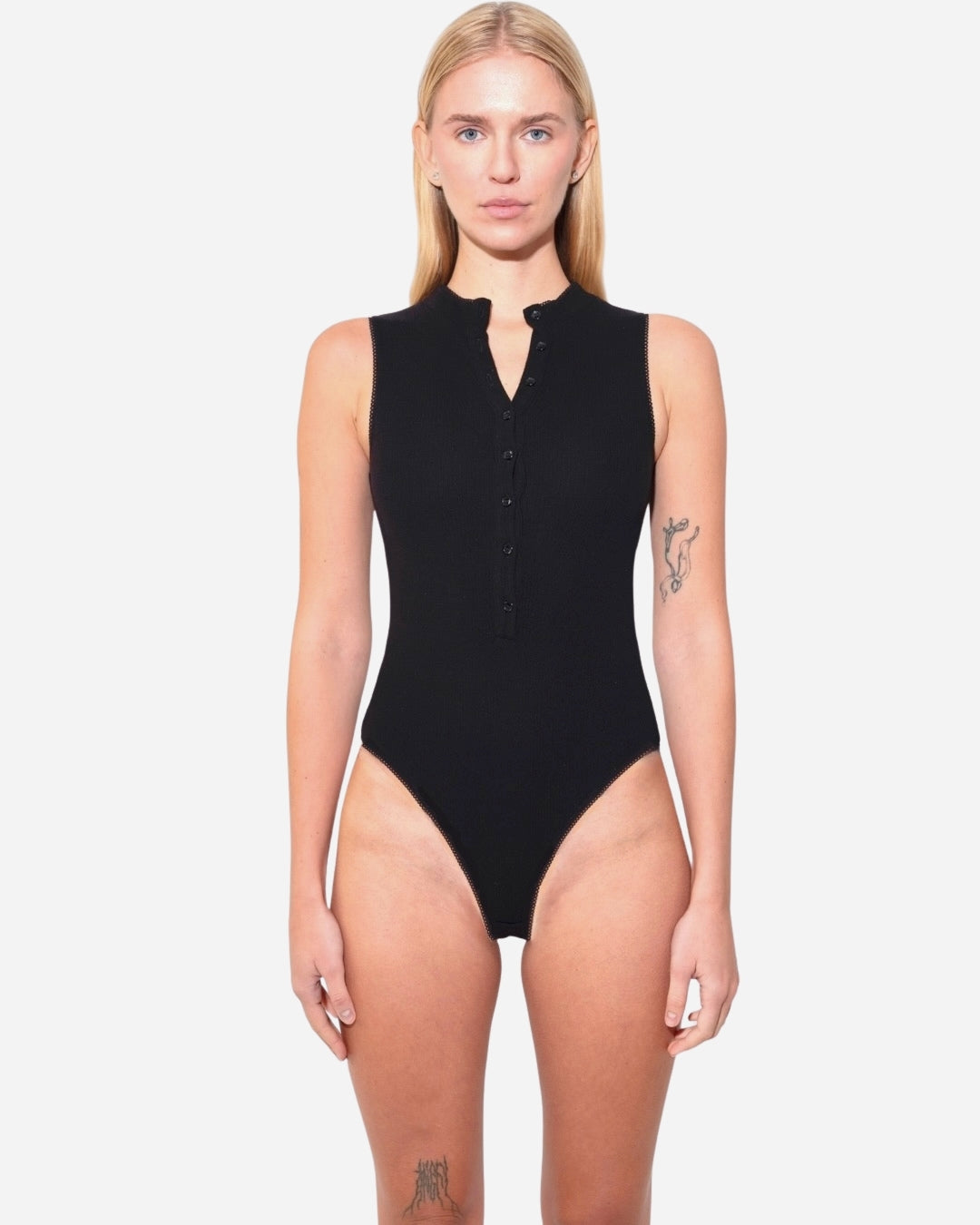 Lebodi Fauve. Body échancré sans manche décolleté modulable